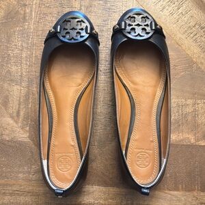 Tory Burch Black Leather Flats EUC size 10